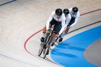 Bitteres Olympia-Aus: Chemnitzer Bahnrad-Ass Stefan Bötticher muss verletzt passen - Am Montag war Stefan Bötticher noch dabei: Gemeinsam mit Luca Spiegel und Maximilian Dörnbach schaffte der Chemnitzer Bahnradfahrer die Qualifikation für die erste Runde im Teamsprint.