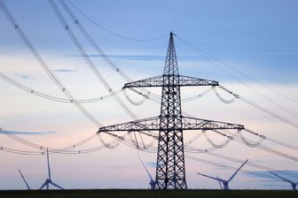 Ungeachtet immenser Kosten liegt die Energiewende in Deutschland nach einer neuen Studie in mehreren Bereichen weit hinter den politischen Zielen zurück.