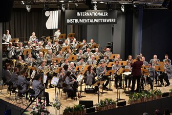 Blaskonzert in Markneukirchen: Solisten erhalten besonders viel Applaus - Das Blasorchester Markneukirchen gab ein Konzert in der Musikhalle.