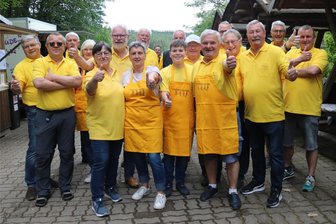 Blasmusik, Bratwurst und Bier: Partystimmung auf der Hetzdorfer Brückenkrone - Den Interessenverein Hetzdorfer Viadukt gibt es seit 30 Jahren. Zu Pfingsten waren die Mitglieder Gastgeber für die Neuauflage des Brückenfestes.