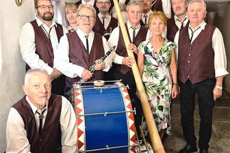 Blasmusikanten spielen im Erzgebirge auf - Die Erz-Böhmische Blasmusik ist am Sonntag zu Gast im Amtsgerichtssaal Königswalde.
