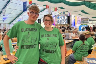Blasmusikfestival im Erzgebirge: Stimmungsvoller und schweißtreibender Musik-Mix über drei Tage - Samuel George und Bianca Lietz leben Blasmusik und haben kräftig mitgefeiert.