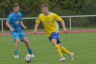 Blau-Gelb Mülsen vor dem Saisonstart in der Fußball-Landesklasse: Impulse des neuen Trainergespanns treffen auf fruchtbaren Boden - Stürmer Niklas Böhm (rechts) erzielte in fünf Testspielen fünf Tore für Blau-Gelb Mülsen.