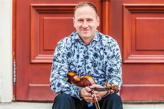 Blick durchs Schlüsselloch: Goethe und Frau von Stein im Silbermann-Museum Frauenstein - Florian Meyer wird bei dem Konzert nicht nur rezitieren, sondern alles auf der Violine begleiten.