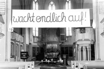 Blick durchs Schlüsselloch: Was die Stasi fotografierte - Fotos wie dieses fanden sich in Stasi-Akten. Ein Vortrag beschäftigt sich mit Fotos des DDR-Geheimdienstes.
