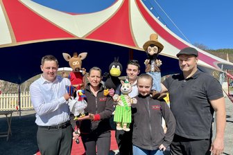 Blick hinter die Kulissen: Puppenspieler zu Gast in Schwarzenberg - Puppenspielerfamilie Brumbach ist fast schon startklar für die Tage in Schwarzenberg.