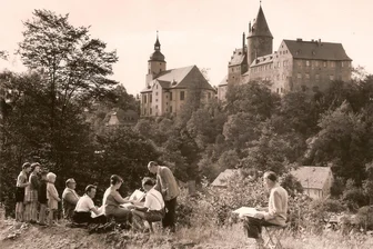Blick in die Vergangenheit Schwarzenbergs: Gleich zwei Termine bieten Gelegenheit dazu - Alte Stadtansichten von Schwarzenberg gibt es viele. Schloss und Kirche waren oft Motiv.