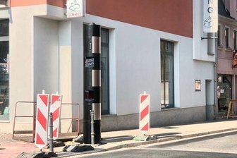 Blitzer am Meeraner Kunsthaus scharf geschaltet - Der stationäre Blitzer am Meeraner Kunsthaus ist scharf geschaltet worden.
