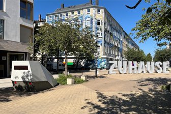 Blitzer auf dem Chemnitzer Brühl: Wie schnell ist „Schrittgeschwindigkeit“? - Auf dem Chemnitzer Brühl kontrolliert ein Blitzer das Einhalten der Schrittgeschwindigkeit im verkehrsberuhigten Bereich.