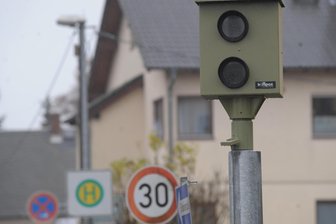 Blitzer in Burgstädt außer Betrieb: Was bedeutet das für Autofahrer? - Seit reichlich zehn Jahren steht dieser Blitzer an der Goethestraße in Burgstädt.