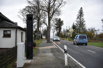 Blitzer in Eichigt fleißig: Zum Auftakt 90 Temposünder erwischt - Der Blitzer auf der Eichigter Höhe. Um seine Installation hatte sich die Gemeinde lange bemüht.