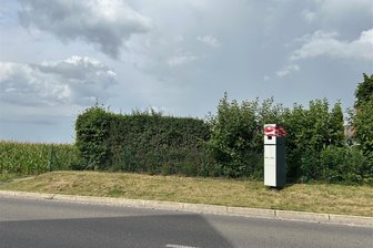 Blitzer-Rätsel in Lichtenwalde gelöst: Wie sollten Autofahrer in ähnlichen Fällen reagieren? - Die Polizei hatte die Geschwindigkeitsmessanlage an der Lichtenwalder Höhe vorübergehend abgedeckt.