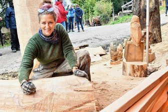 Blockhausencup: Kettensägenschnitzer lassen die Späne fliegen - 