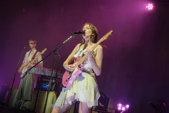 Blond-Konzert: Leipzig betet zur Chemnitzer Prominenz - Die Band Blond überzeugt die Fans im ausverkauften Haus Auensee in Leipzig.