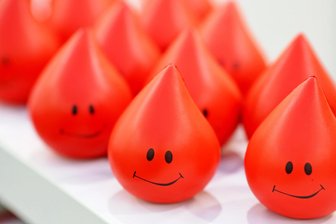 Blutspenden: Wann für die Entschädigung Steuern fällig sind - Blut spenden, Geld bekommen – und Steuern zahlen? Bis zu 256 Euro pro Jahr sind steuerfrei – doch diese Freigrenze schließt auch andere Tätigkeiten ein.