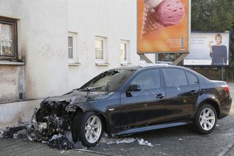 BMW ausgebrannt - Fassade verrußt -