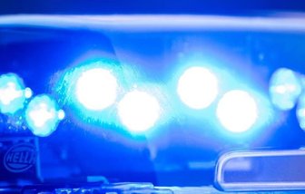 Ein Blaulicht an einer Polizeistreife.