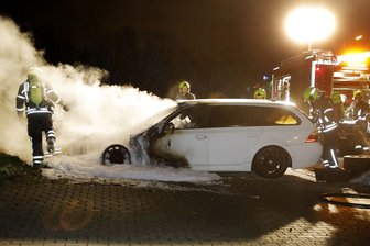 BMW geht in Flammen auf -