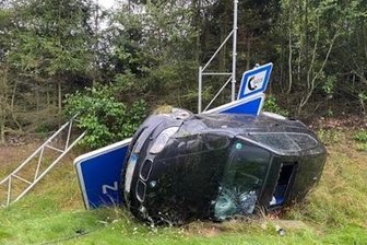 BMW rammt Schild - A72 zwei Stunden in Richtung Chemnitz gesperrt - 