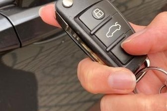 BMW weg: Komfortschlüssel wird zum Verhängnis - Heutige Autoschlüssel öffnen das Fahrzeug via Funksignal - mit dem Keyless-System benötigt man nicht mal mehr einen Schlüssel.