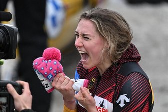 Bob-WM in Winterberg: Laura Nolte trotzt den Schmerzen und rast zu Gold im Monobob - Laura Nolte aus Deutschland jubelt nach ihrem Sieg.