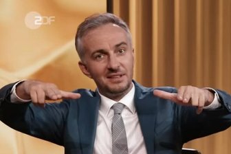 Böhmermann gegen sächsischen Imker: Wann hören wir auf, uns gegenseitig zu verarschen? - Spitze Zunge als scharfe Waffe: Jan Böhmermann im "Magazin Royal"