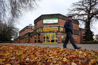 Böses Erwachen in Limbach-Oberfrohna: Ausbau der Großsporthalle in Limbach-Oberfrohna wird deutlich teurer - Limbach-Oberfrohna: Blick auf die Großsporthalle vor den Umbaumaßnahmen.