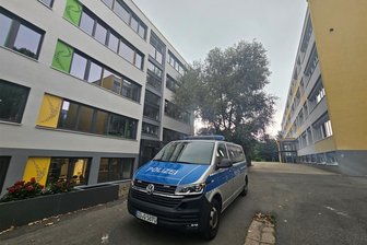Bombendrohung an Freiberger Oberschule - Auf eine Bombendrohung an Plauener Schulen folgte am Donnerstag ein Polizeieinsatz. In Freiberg war das nicht der Fall.