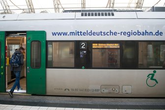 Bombendrohung: Hauptbahnhof Zwickau gesperrt - Betroffen von der Sperrung des Zwickauer Hauptbahnhofs waren auch Züge der Mitteldeutschen Regiobahn von Dresden nach Plauen und Hof. (Archivbild)