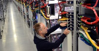 Bombendrohung in Kalifornien lief über Server im Vogtland - Hetzner Online bietet Speicherkapazitäten für Kunden weltweit.