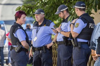 Bombendrohung in Königswalde - 50 Personen müssen Gebäude verlassen - Am Mittwochmittag ist in Königswalde die Firma Imeco nach einer Bombendrohung evakuiert worden.