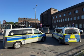 Bombendrohung: Sperrung von Zwickauer Hauptbahnhof 21.25 Uhr wieder aufgehoben - Der Zwickauer Hauptbahnhof ist am Freitagabend wegen einer Bombendrohung gesperrt worden.