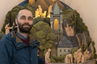 Bombennacht im Erzgebirge vor 80 Jahren: Städte erinnern an Zerstörung und mahnen zur Versöhnung - In einer Friedensandacht wird am Samstag an die Bombennacht vor 80 Jahren in Buchholz erinnert. Dabei ist unter anderem die Sankt Katharinenkirche zerstört worden. Pfarrer Johannes Burkhardt gestaltet die Andacht mit.