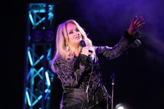 Bonnie Tyler begeistert Fans in Zwickau -