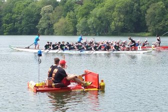Boote und Badewannen auf dem Schwanenteich -