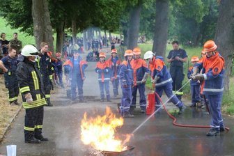 Borstendorfer Feuerwehr feiert mit vielen Gästen - 