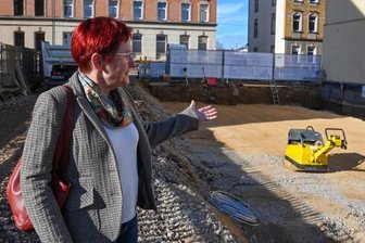 Brache bietet Platz für Küchenstudio - An der Hohensteiner Straße 25 entsteht ein Neubau. GeschäftsführerinDorothe Haderthauer und ihr Mann realisieren das Projekt.