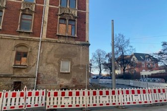 Brache in Plauen stellt Gefahr für die Allgemeinheit dar: Wird sie jetzt abgerissen? - Dieses Haus an der Ecke Breitscheid-/Schlachthofstraße ist eine gefährliche Ruine.