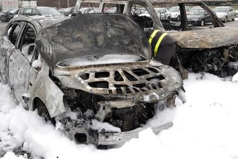 Brand auf Autohausgelände -