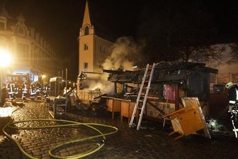Brand auf dem Weihnachtsmarkt -