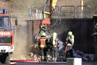 Brand auf Mülldeponie Weißer Weg -
