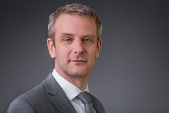 Brand-Erbisdorfer TV-Beitrag über Flüchtlingsunterkunft erhält Medienpreis - Markus Heinker vergab in Leipzig Preise für Fernsehbeiträge von TV-Sendern auch aus Brand-Erbisdorf und Zwickau.
