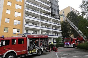 Brand im Mehrfamilienhaus - 