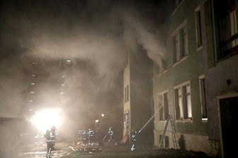 Brand in einer Wohnung in Chemnitz - Es gab im gesamten Haus eine starke Rauchentwicklung.