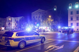 Brand in Haus an Dresdner Straße in Chemnitz - Wegen eines Gebäudebrandes wurde die Dresdner Straße am Freitagmorgen gesperrt.