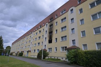 Brand in Mehrfamilienhaus in Wilkau-Haßlau: Was passiert mit den Mietern? - Vor einer Woche hat es in dem Mehrfamilienhaus am Albert-Schweizer-Ring in Wilkau-Haßlau gebrannt.
