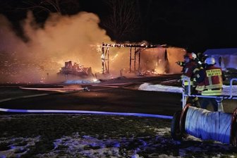 Brand in Pockau richtet Schaden in fünfstelliger Höhe an - Zum zweiten Mal innerhalb von nicht mal eineinhalb Jahren brannte das Gerätehaus des FSV Pockau-Lengefeld.