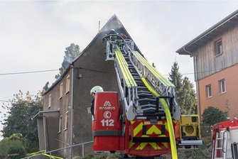 Brand in Siebenlehn mit Schwerverletztem: Ursache wird ermittelt - Ursache des Brandes in Siebenlehn war offenbar eine Verpuffung.