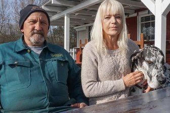 Brand: Pirk-Imbissbetreiber verlieren alles - Sabine Wurzer (rechts), die Betreiberin des Strand-Imbiss an der Talsperre Pirk, mit ihrem Ehemann Markus Wurzer. 
