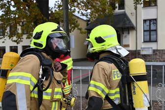 Brandalarm an Grundschule Erlau: Feuerwehren rücken aus - Eine Einsatzübung an der Grundschule Erlau hat am Dienstagmittag für Aufsehen gesorgt.